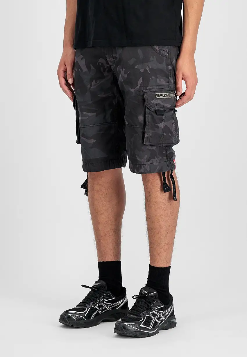 Alpha Industries - Jet Short Black Camo - Pantaloncini
