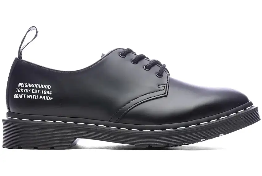 Dr. Martens Smiths NEIGHBORHOOD Black