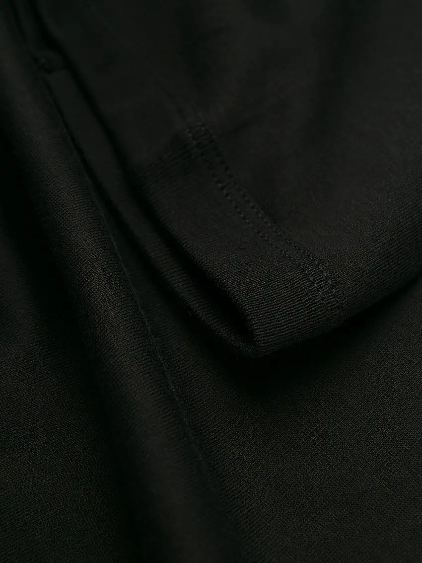 T-shirt con scollo a V