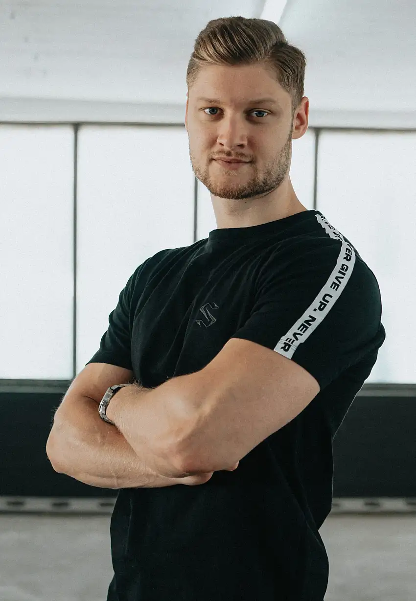 STLRZ - Never Give Up Stripe - T-Shirt