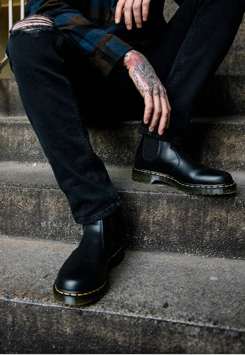 Dr. Martens - Vegan 2976 Chelsea Boots Black Felix Rub Off - Scarpe