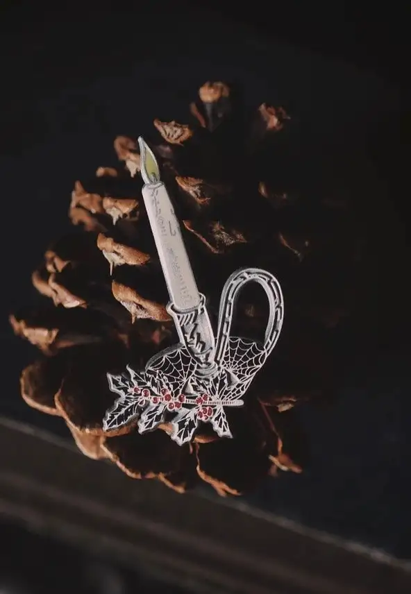 Lively Ghosts - Winter's Luminance - Pin