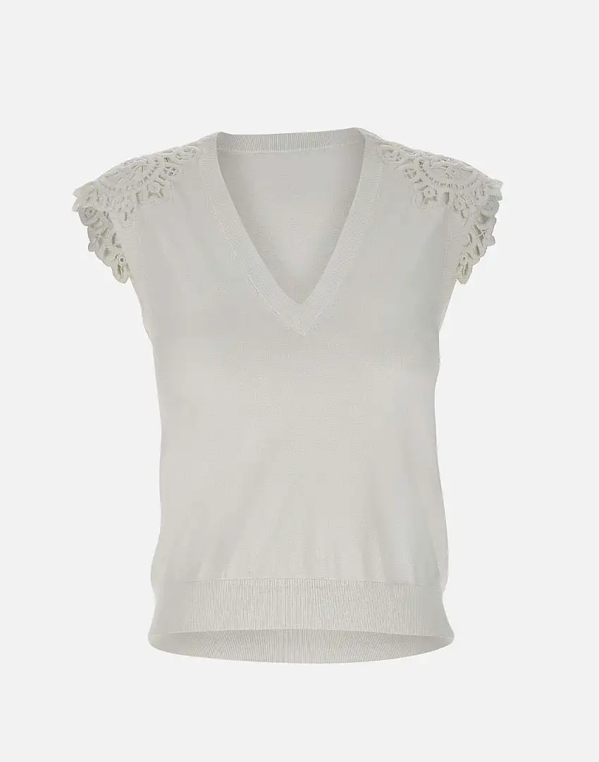 Top with embroidery 37810455