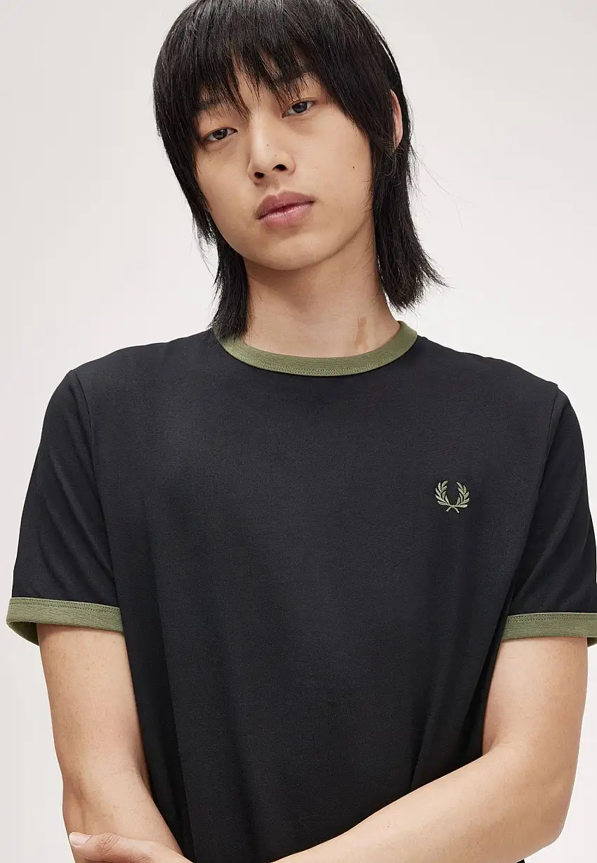 Fred Perry - Ringer Black/Lr Wgre - T-Shirt